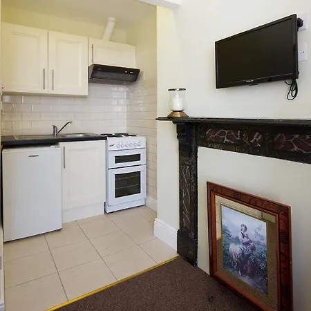 Glencourt Apartment