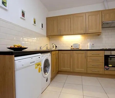 Glencourt Apartament *