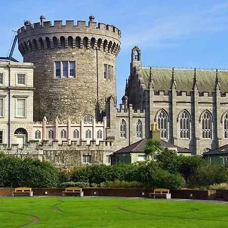 Glencourt Apartament *