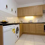 Glencourt Apartament *