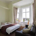 Glencourt Apartman *
